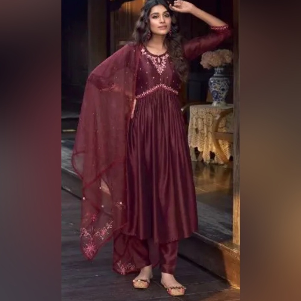 Alia cut suit set